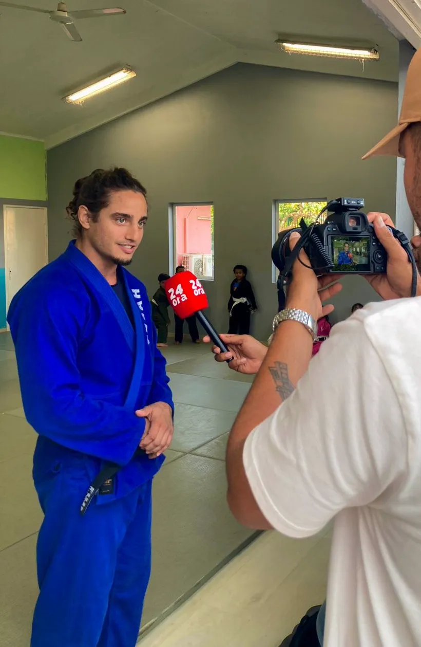 Holmes coach interviewed on 24 ora television